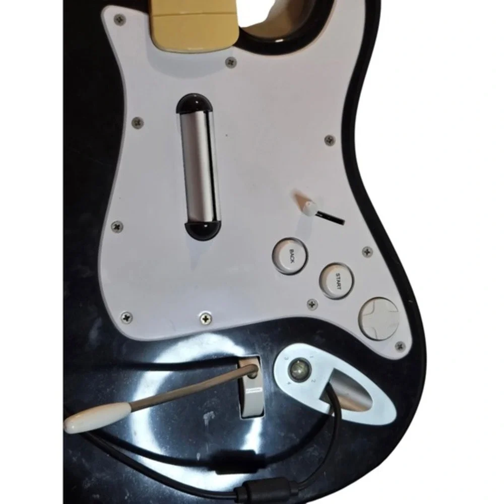 Rock Band Xbox 360 Fender Stratocaster Wired Guitar with Strap *Untested‎ *